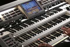 Lerne die Tasten-Vielfalt beim Orgel-Unterricht in der TON Akademie Oberhausen kennen