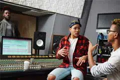 Tontechnik und Audio-Engineering in der Ton Akademie Oberhausen machen Dich zum Star am Mischpult