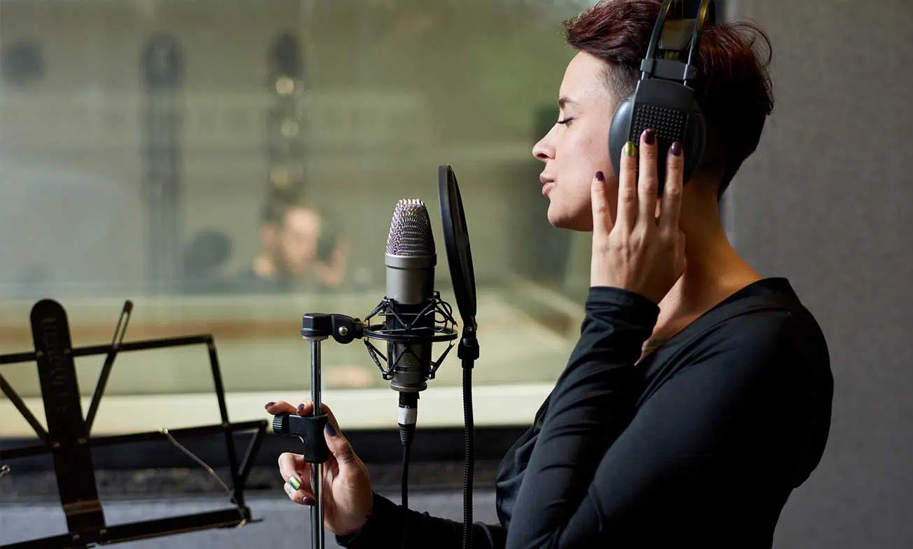 Perfektioniere Deinen Gesang mit dem Vocal-Coaching in der TON-Akademie - Die moderne Art des Singens